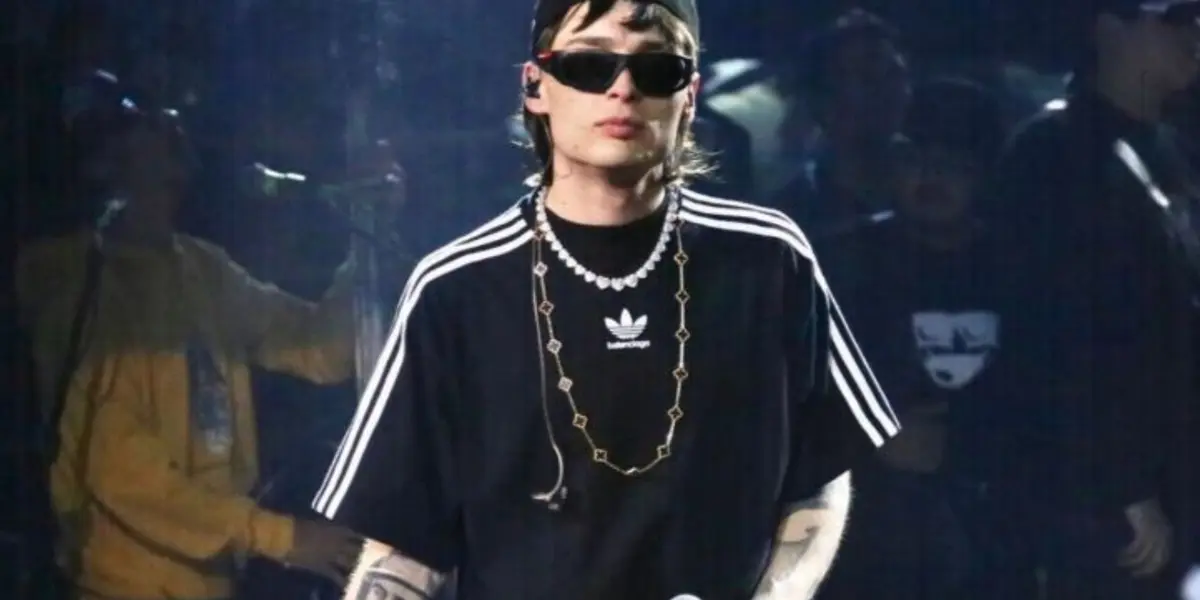 Descubre la forma en que Peso Pluma suele prepararse cuando sube a la tarima