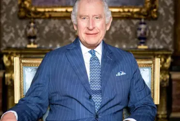 Descubre porque los dedos del Rey Carlos III parecen salchichones