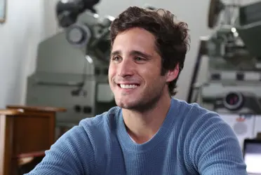 Desde el año 2018 el actor le da vida a uno de los máximos ídolos mexicanos. Hace poco revelaron cuándo cobro por la segunda temporada.