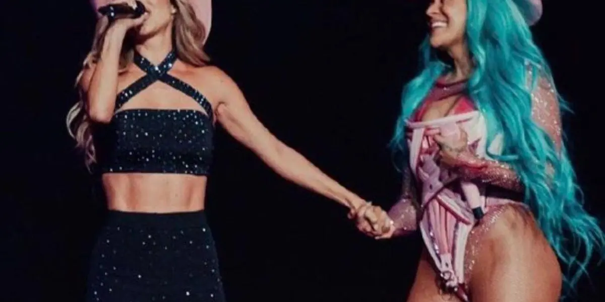 Después de que ambas artistas interpretaron juntas la icónica canción, Karol G dedicó este mensaje a Anahí en Instagram, donde agregó: “11 años fuera de los escenarios, 11 años de invitaciones que rechazaste por que tenías otros ideales y aceptaste la mía.