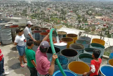 Destacó que en Iztapalapa se llevan a cabo obras en materia de agua potable y drenaje, con un monto de inversión de 800 millones de pesos.