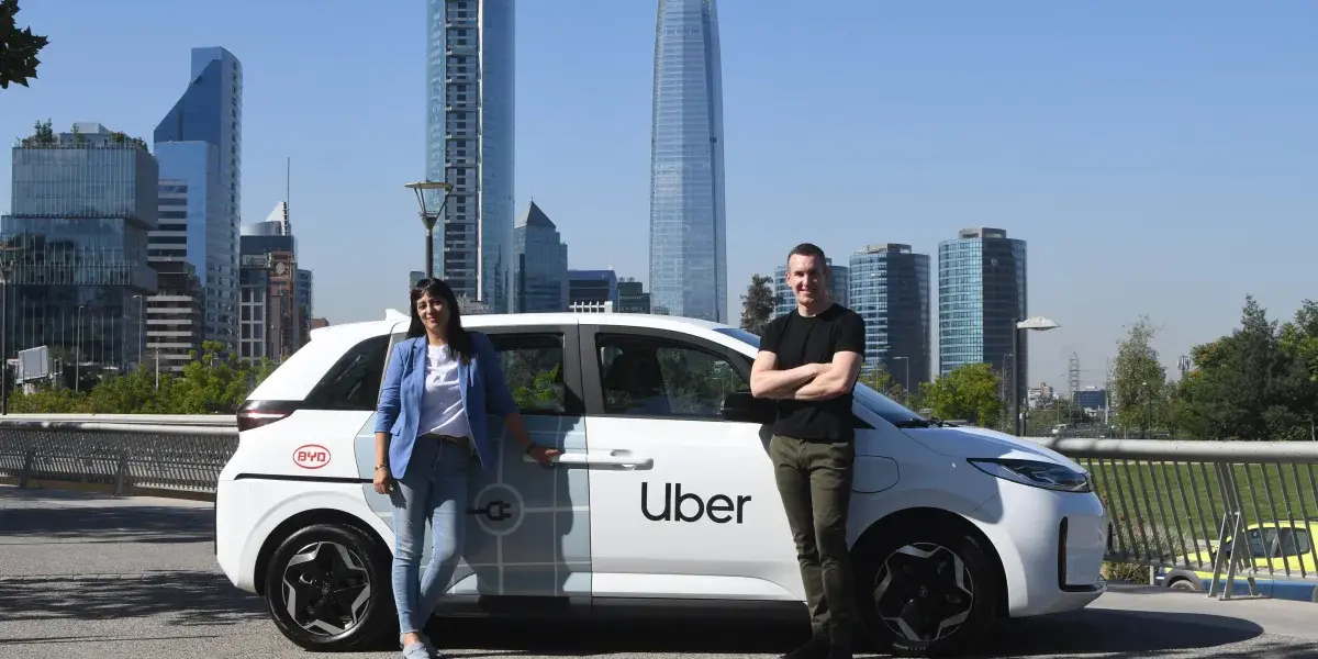 Didi Chuxing se ha convertido en el gigante del automovilismo en China. La empresa que consiguió batir a Uber en el país asiático y la empresa que poco a poco se está expandiendo a otros lugares como México.