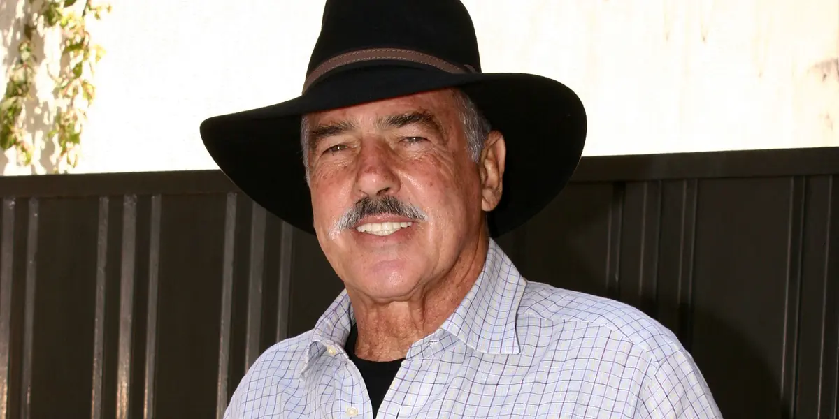 El actor decidió aclarar los rumores sobre un supuesto romance que habría mantenido con la madre de Luis Miguel.