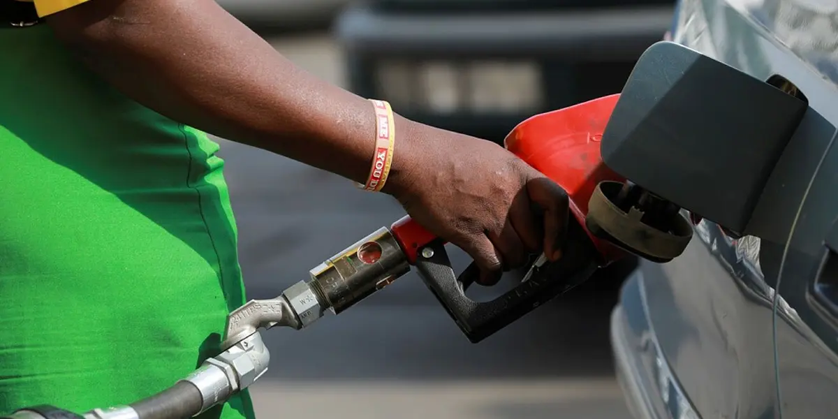 El aumento en el precio de la gasolina provocó el encarecimiento de algunos productos de la canasta básica en el país.