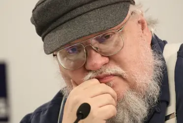 El autor de los libros 'Canción de Hielo y Fuego' lamentó que la serie se le haya adelantado y prometió un final diferente para los fanáticos de la Saga.