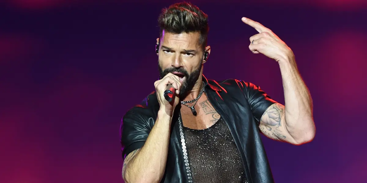 El cantante reveló que tras compartir una fotografía junto a su esposo perdió muchos seguidores en la red social Instagram.