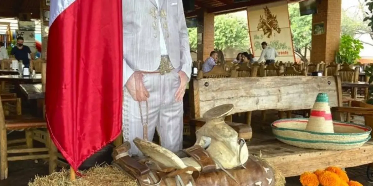 El famoso cantante, Vicente Fernández no solo se destaca por su música y sus trajes si no también por el restaurante que lleva su nombre.