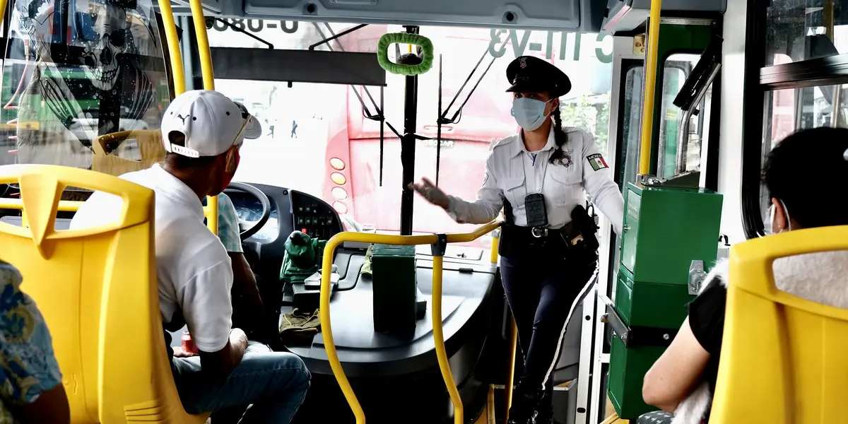 EL gobierno de Jalisco anunció una serie de medidas para evitar la propagación del COVID-19 en el transporte público, sobre todo con la llegada de la variante Ómicron, y tras la determinación de la Mesa de Salud del Gobierno de Jalisco.