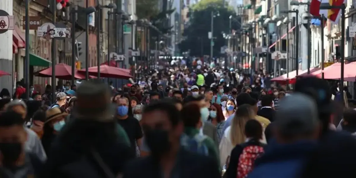 El gobierno de la Ciudad de México ha descartado hacer cierres totales y parar las actividades económicas, pues dará preferencia a la reactivación económica.