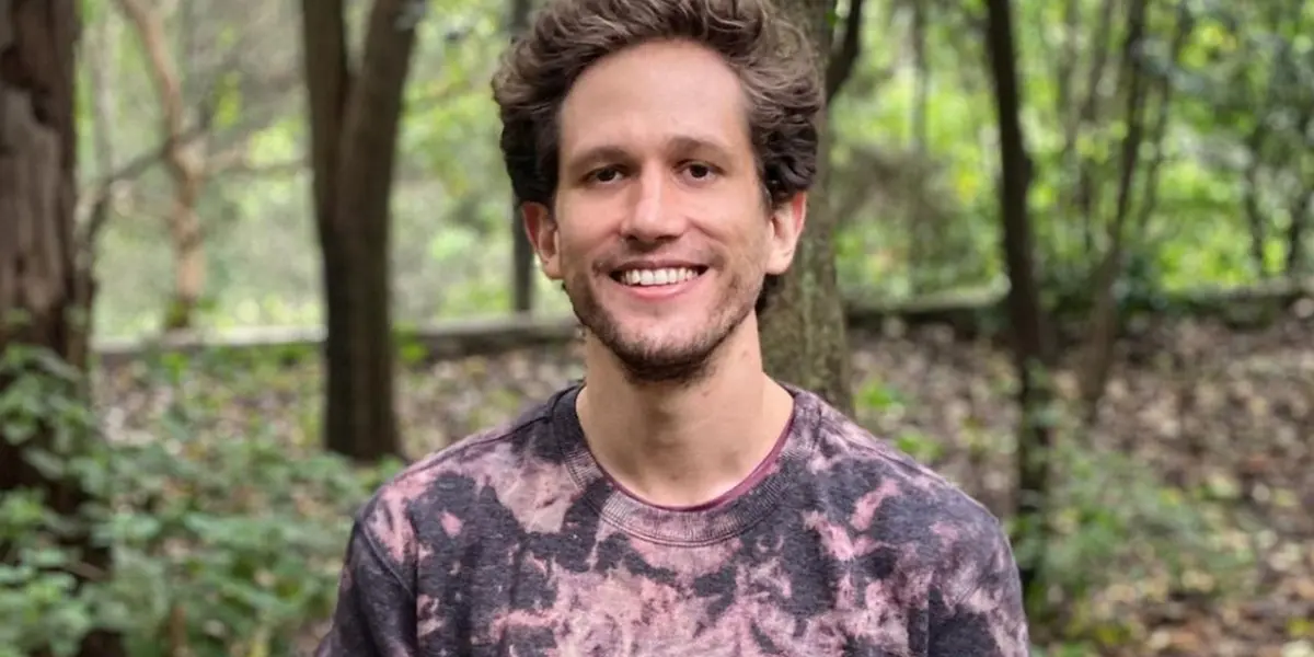 El joven actor se encontraba en la delegación Azcapotzalco cuando dos sujetos lo amagaron junto con su equipo para robar todas sus pertenencias; afortunadamente nadie salió herido.