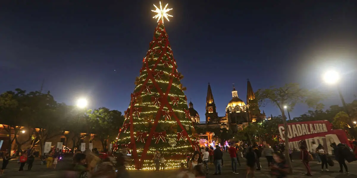 El Mandatario dijo que aunque los números de casos por COVID-19 en el estado se mantienen estables, la pandemia aún no termina y se deben seguir tomando medidas de cuidado.