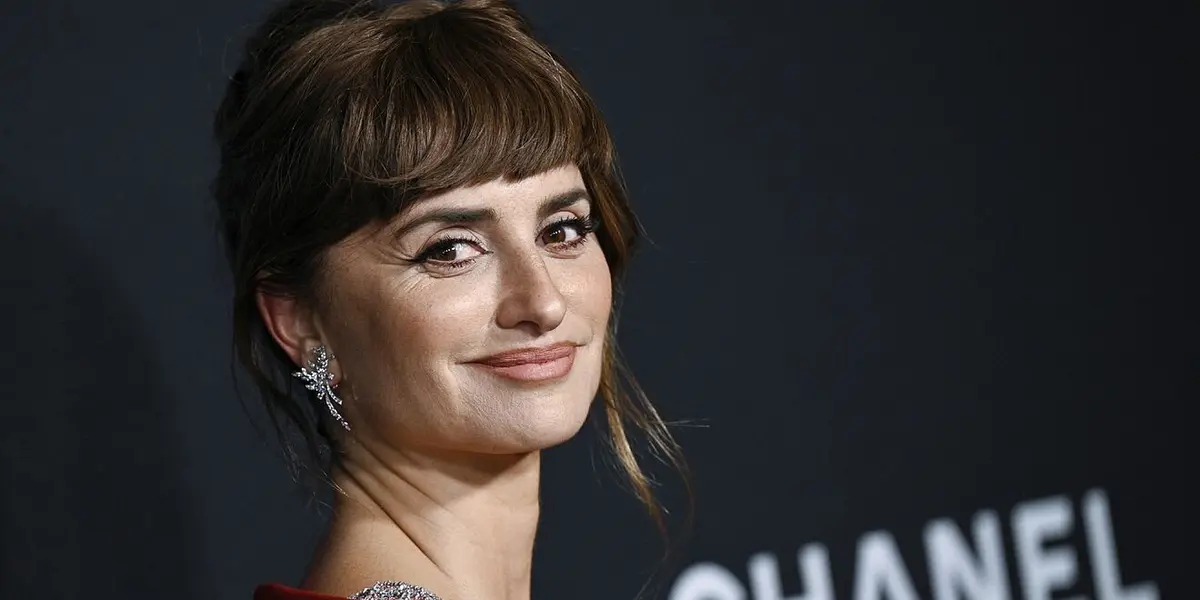 El museo MoMA de Nueva York premió toda su trayectoria y le dedicó una retrospectiva. De esta manera, la considerada musa del cine español gana puntos en la carrera a los Oscar que se entregarán el próximo 27 de marzo precisamente en la ciudad de Los Ángeles.