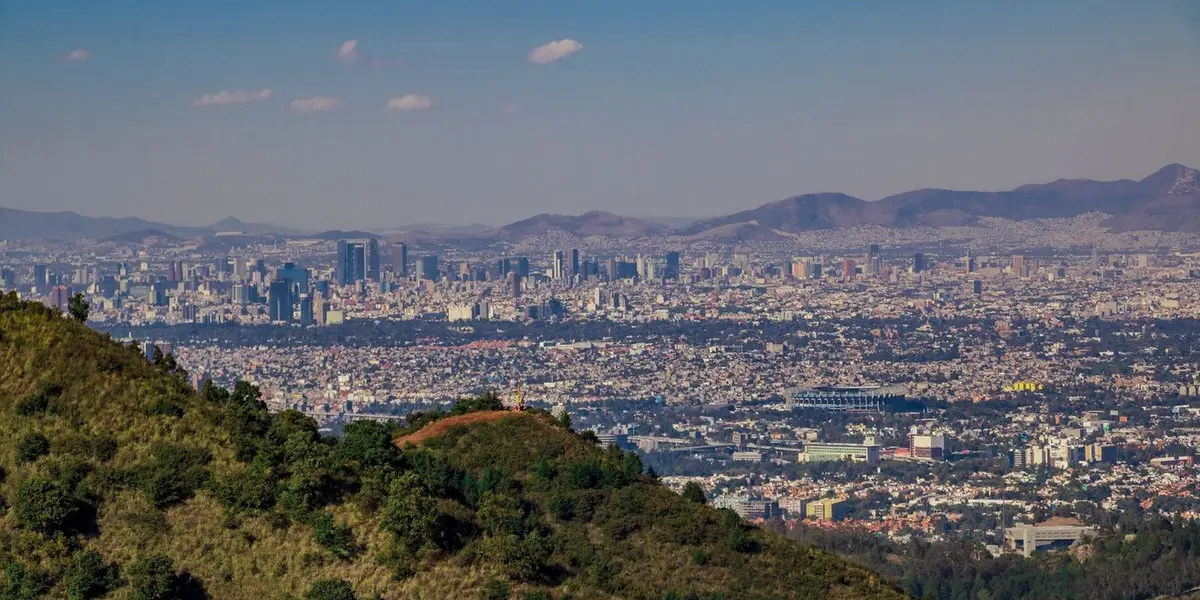 El organismo argumentó que mejoraron las condiciones atmosféricas, lo cual permitió la dispersión de contaminantes.