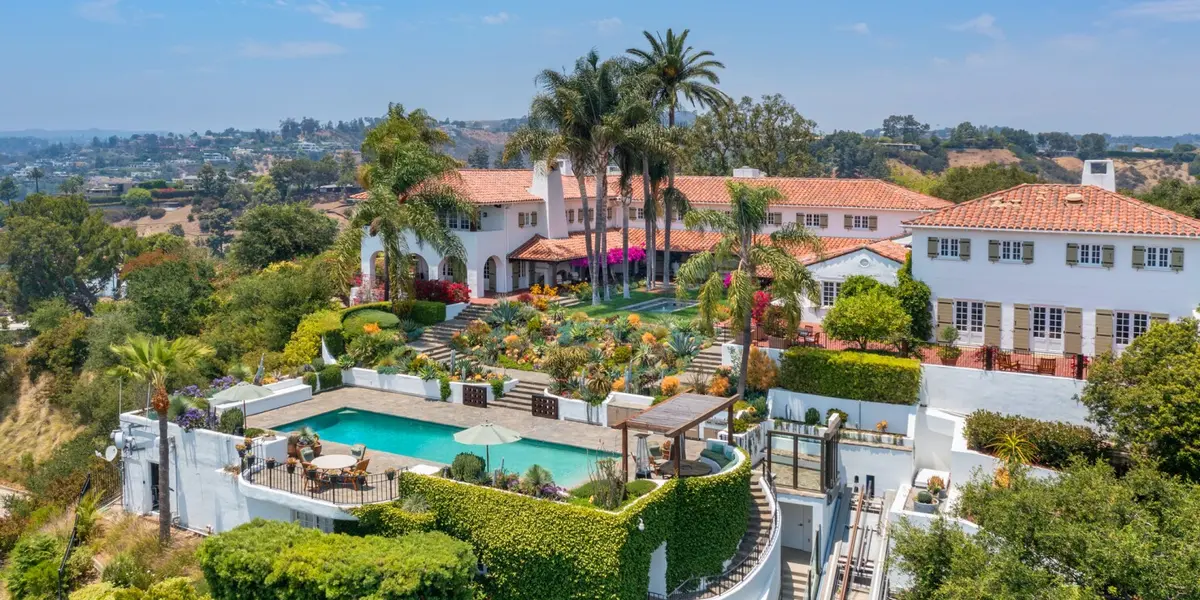 El patrimonio de Allen se ha ido desprendiendo de sus activos de forma lenta pero segura desde su muerte en 2018. En 2020, su megamansión de 21.000 pies cuadrados en Atherton se vendió por 35.25 millones de dólares.