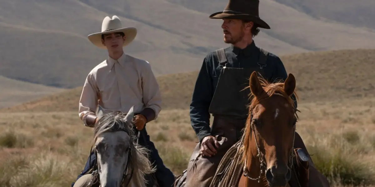 El poder del perro, se estrenó el pasado 1 de diciembre, el filme cuenta la historia de los acaudalados hermanos Phil (Benedict Cumberbatch) y George Burbank (Jesse Plemons).