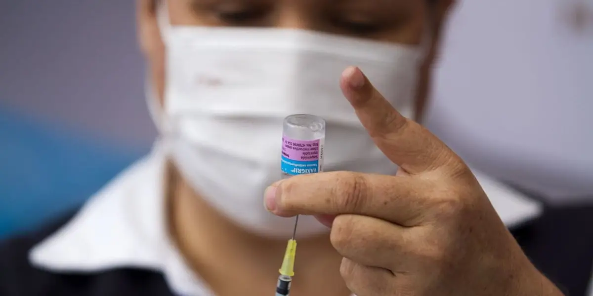 Gobierno Federal analiza aplicar tercera dosis de vacuna para adultos mayores