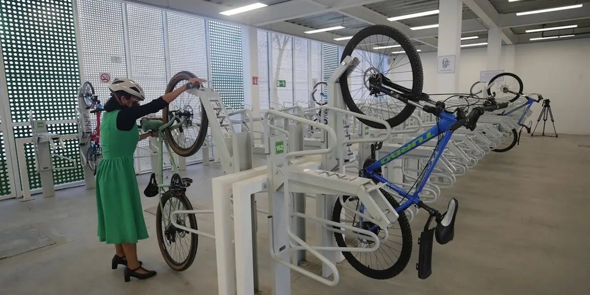 El titular de Secretaría de Movilidad (Semovi), Andrés Lajous, anunció que se construirá un biciestacionamiento masivo en el Centro de Transferencia Modal (Cetram) de Constitución de 1917.