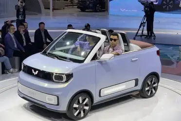 El Wulling Hongguang Mini EV ya ha matriculado en China medio millón de unidades y, desde 2020, ha superado en ventas al Tesla Model 3, el líder mundial entre los coches a pilas.