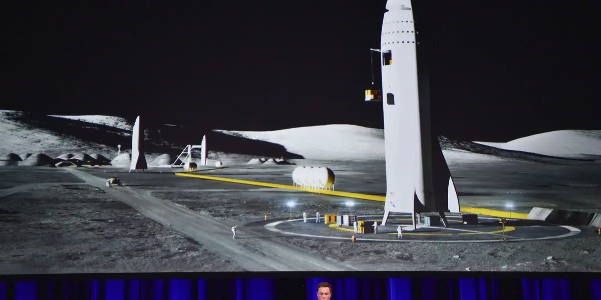 Elon Musk ha actualizado sus predicciones para la primera misión tripulada a Marte, y nuevamente esta fecha es un poco más tarde de lo que solía ser. 