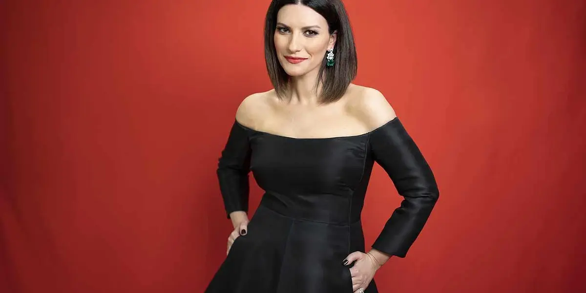 En base a una idea original de la propia cantante, "Laura Pausini - Un placer conocerte" narra la historia personal y la trayectoria de una artista que ha vendido más de 70 millones de discos en todo el mundo.