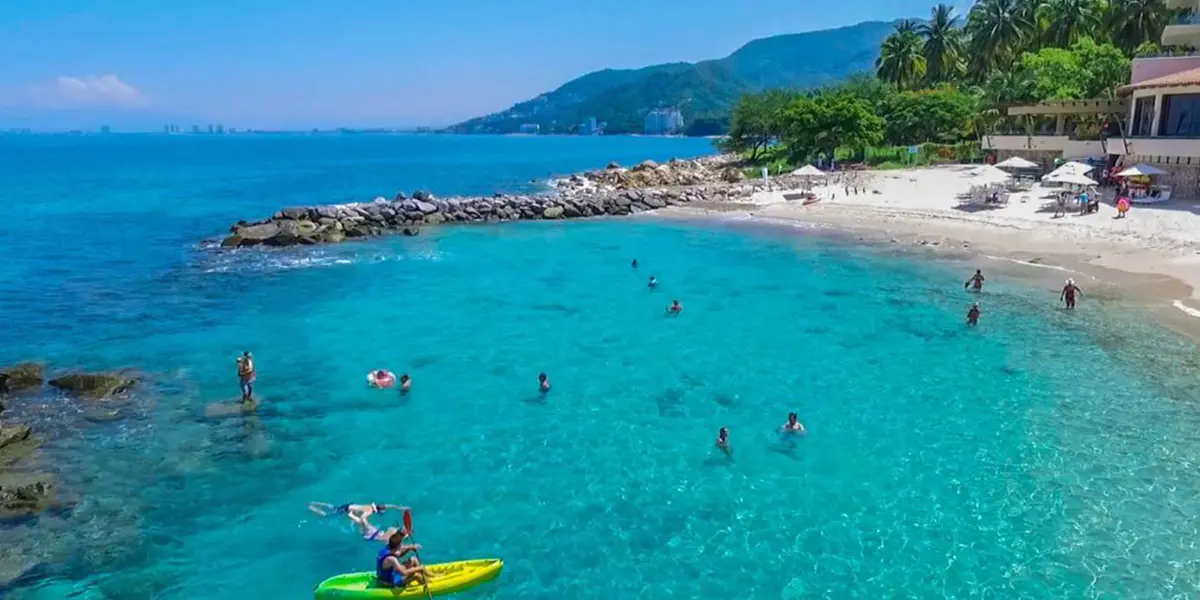 En el caso de las playas de Jalisco, la Cofepris revisó las 10 playas que se ubican en la entidad y calificó a todas como aptas para la recreación.