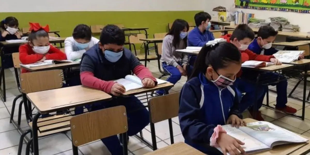 En este primer lunes, en educación básica se registró una asistencia de un millón 589 mil 149 estudiantes lo que representa el 95.7% de la totalidad de la matrícula.