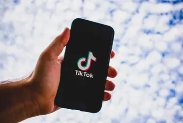 Entre las características que prepara TikTok están también los chats grupales, no disponibles de momento en la plataforma, pero para los que la red social prepara un sistema de invitación mediante enlaces.