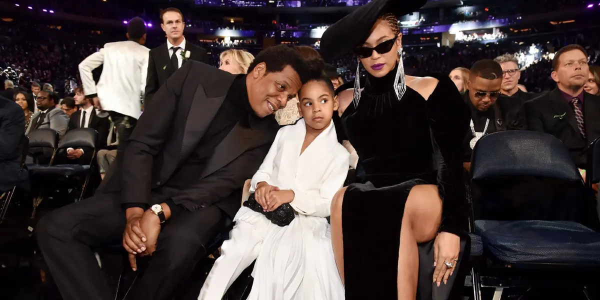 Es cierto que cada persona hace con su dinero lo que mejor le parezca, pero hay algunos famosos que hacen regalos muy absurdos.