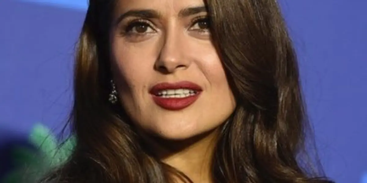 Esta es la reconocida telenovela que hizo saltar a la fama a Salma Hayek, quien a partir de su participación supo destacarse en la industria de la actuación.