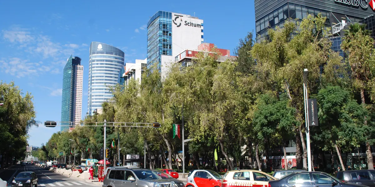 Esta metrópoli ha concentrado en sus demarcaciones importantes fuentes de trabajo para el país, así como centros recreativos y lugares de residencia que poco a poco han ido ocupándose por la creciente población de la urbe.