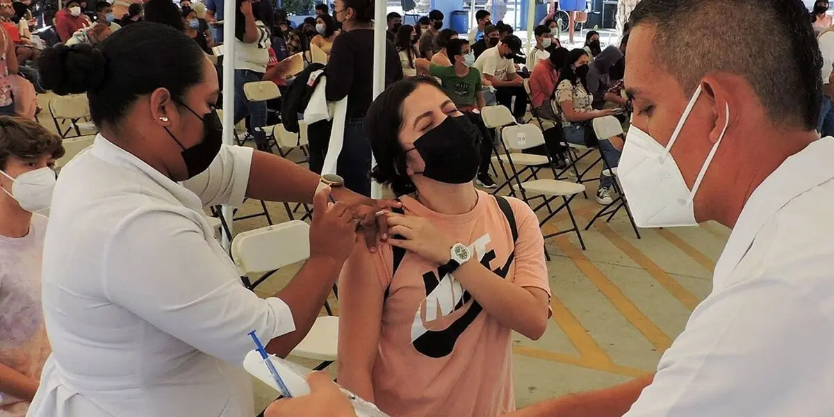 Este día inicia la vacunación contra Covid-19 para jóvenes de 12 a 14 años en la Ciudad de México. Para este grupo de edad se prevé aplicar el biológico a unas 150 mil personas.