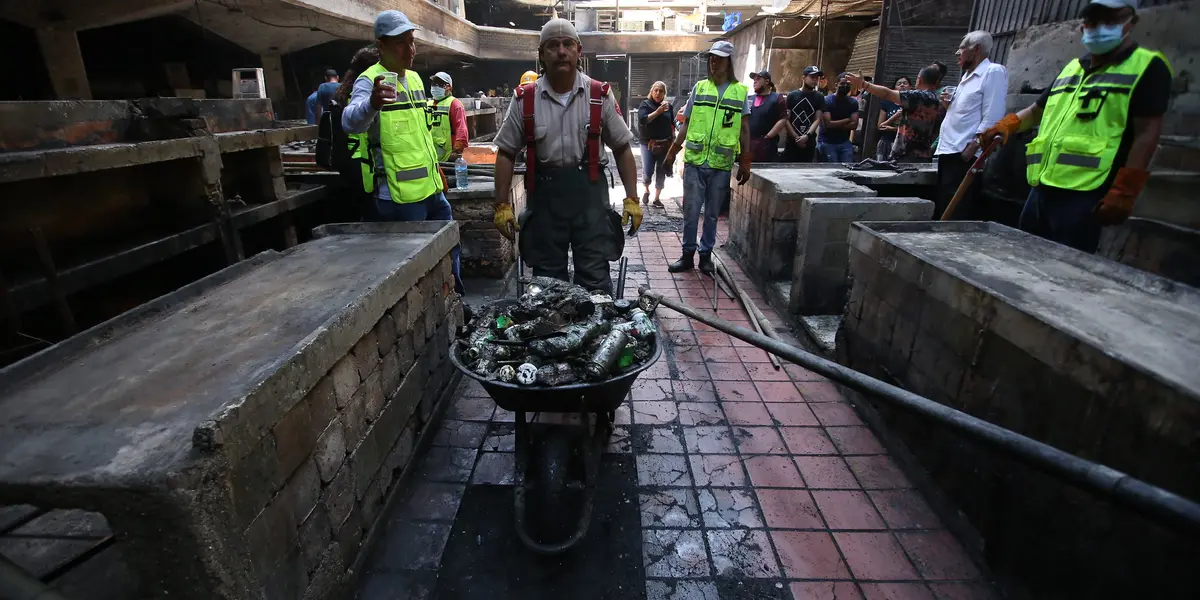 Este domingo el alcalde de Guadalajara, Pablo Lemus encabezó la reapertura del Mercado San Juan de Dios con 540 locales comerciales que no fueron afectados por el incendio del pasado jueves 31 de marzo.