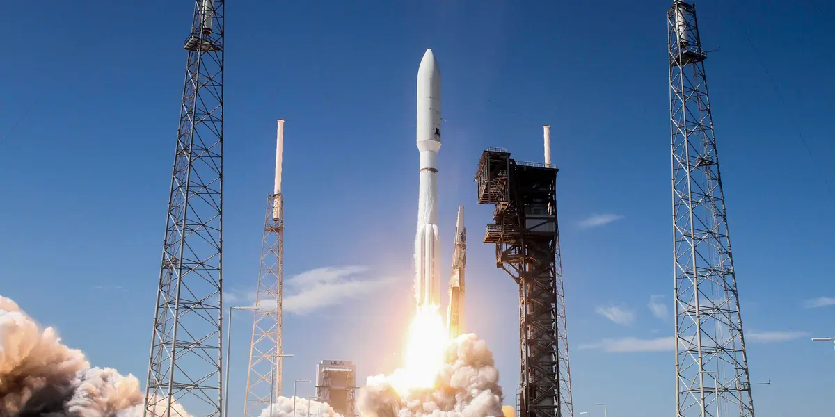 Finalmente despegó a las 5.19 horas de la mañana de hoy, hora del este de EEUU (10.19 GMT), tras dos aplazamientos desde su fecha inicial.