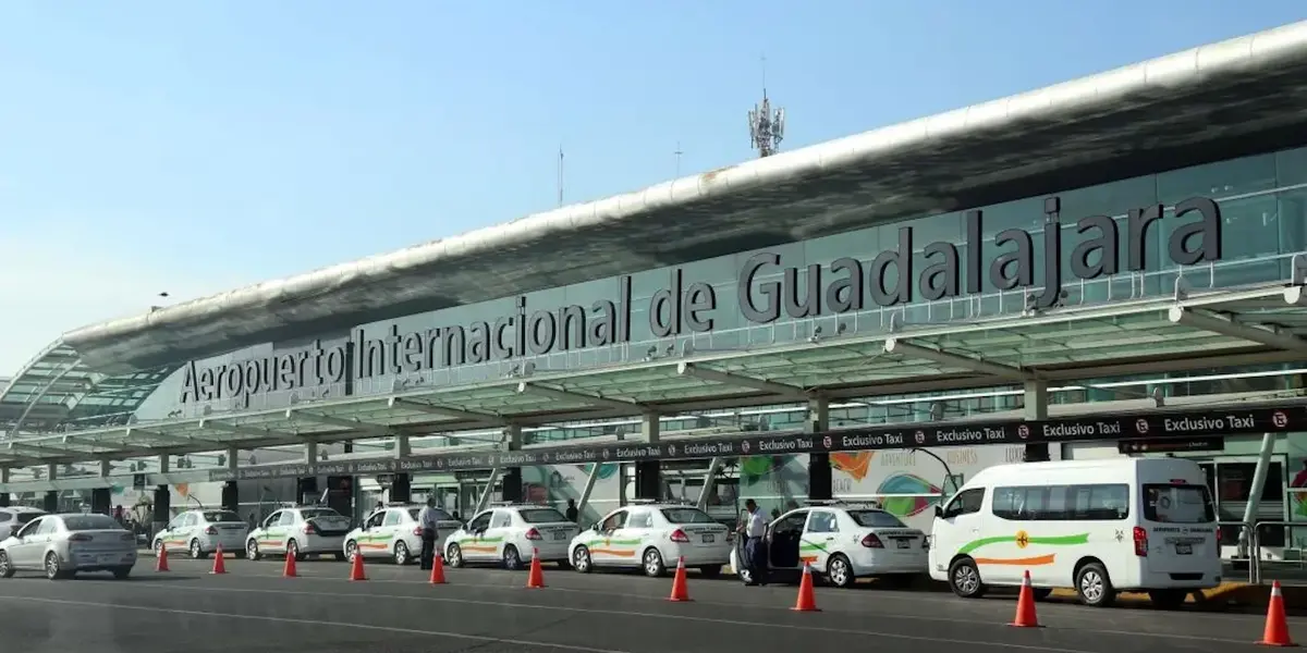 Fue la madrugada de este jueves cuando llegó a Guadalajara el vuelo vuelo AM39 MAD/GDL, el cual arribó al aeropuerto tapatío con una ocupación del 90% .