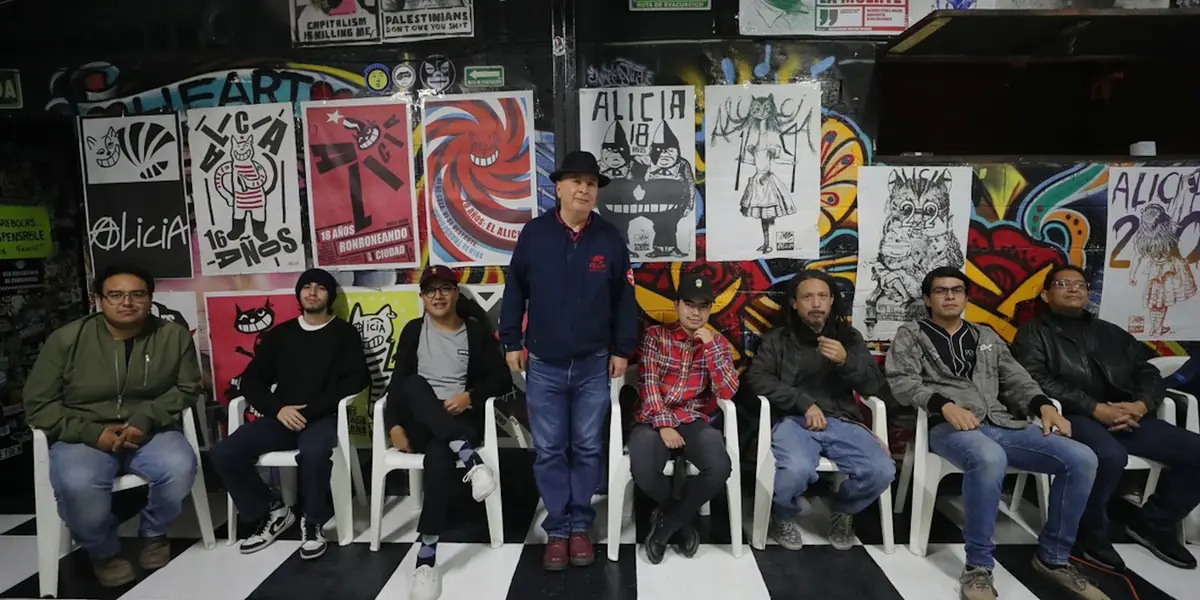 Hace 26 años, nació un proyecto cultural alternativo de los escombros de los edificios derrumbados por los sismos de 1985. Han tocado allí 32 mil 715 bandas, se han impreso cerca de 6 millones de carteles y realizado 5 mil 631 actos.