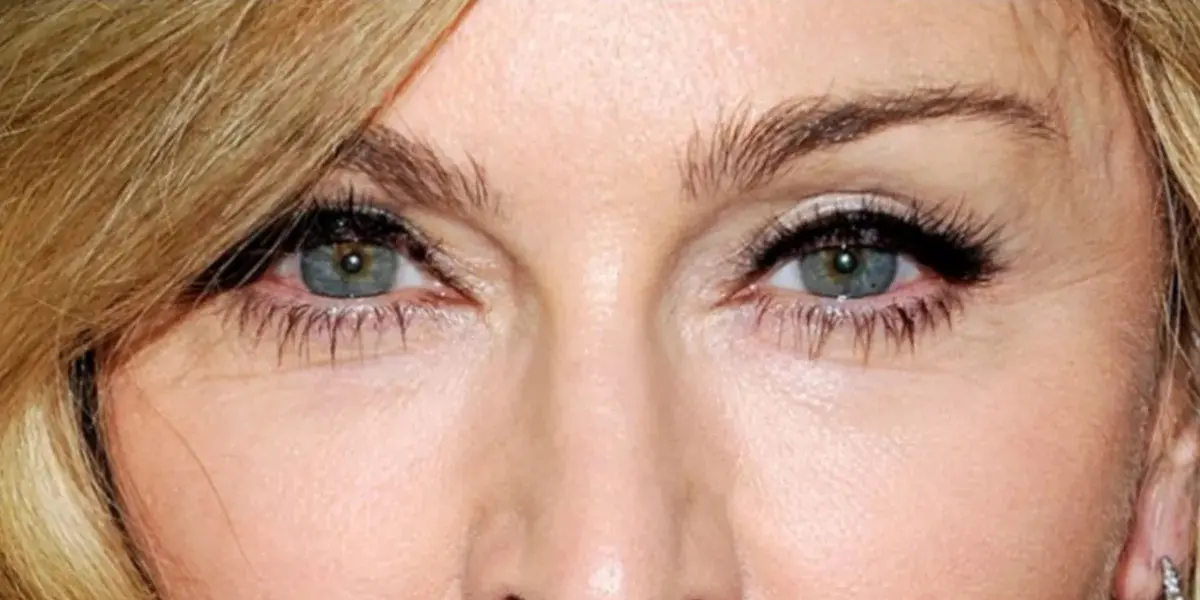 Hace algunos años se descubrió que dentro de los ojos de Madonna se ocultaba otra famosa celebridad.