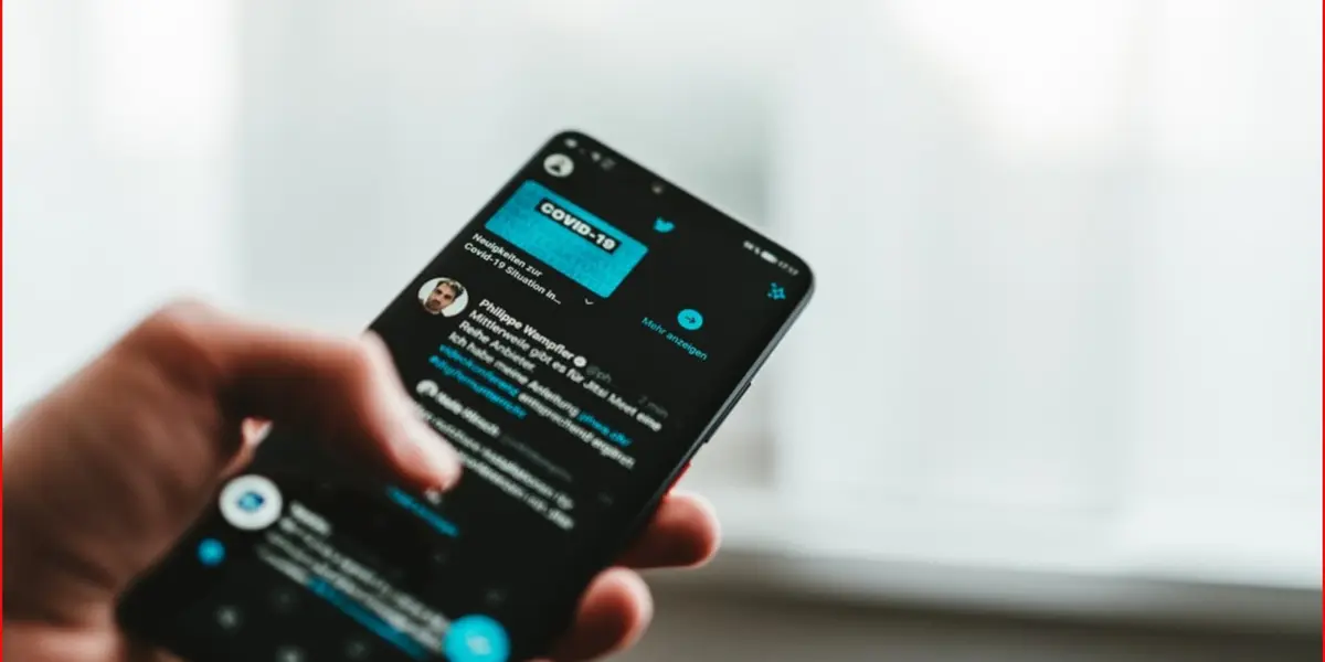 Hasta en el ciber espacio existen ideologías políticas, sin embargo el servicio de micro blogging revela que su sistema tiene predilección por las publicaciones derechistas.
