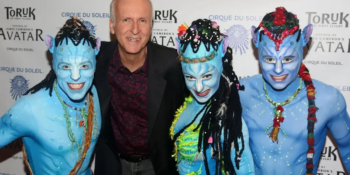 James Cameron siempre quiere ir un poco más lejos de lo que existe en la actualidad, por lo que se obsesionó con poder rodar bajo el agua, para ello incluso han creado una tecnología que no existía hasta ahora.