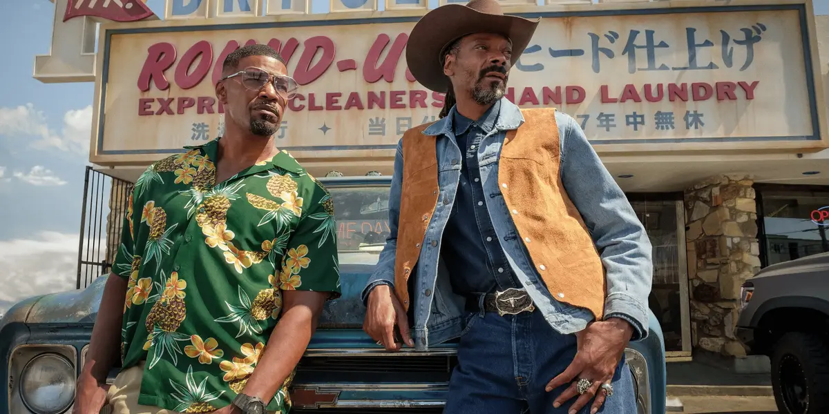 Jamie Foxx interpreta a un padre de familia que trabaja duro para brindarle una buena vida a su ingeniosa hija,