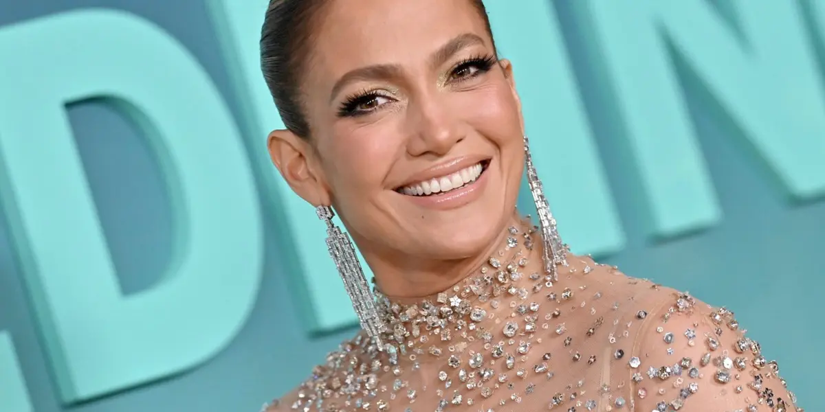 Jennifer López sólo conduce uno de sus lujosos autos y la razón te sorprenderá