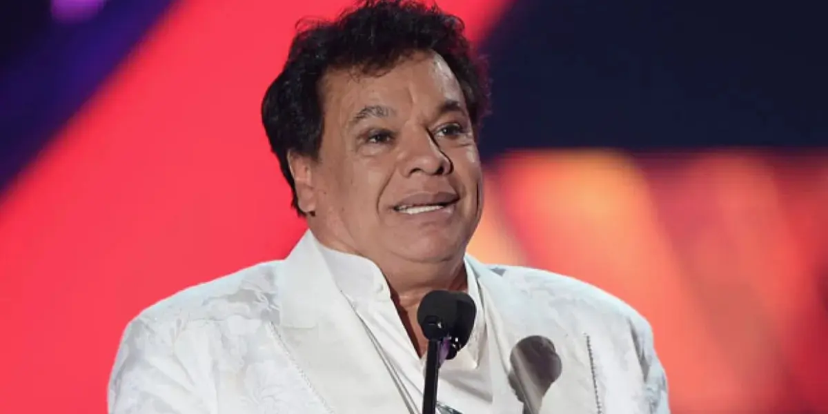 Juan Gabriel hizo importantes relaciones con políticos para evadir a las autoridades