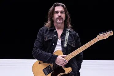 Juanes tiene una fobia al viajar en avión y este es el truco que ocupa para poder hacerlo