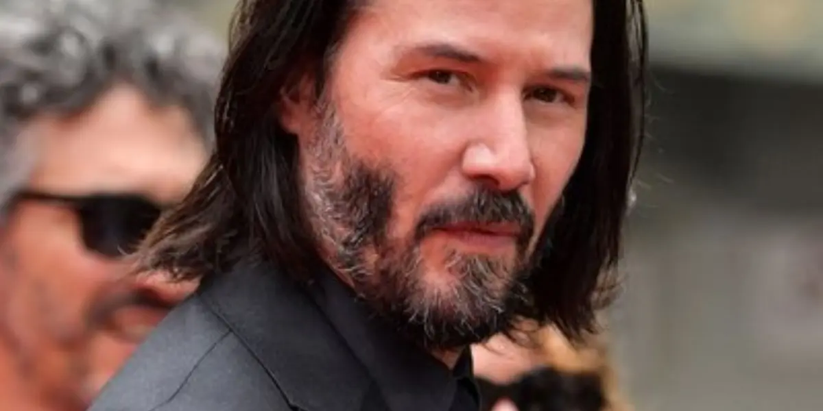 Keanu Reeves uno de los actores más famosos y destacados en Hollywood menciona que su felicidad no depende del dinero.