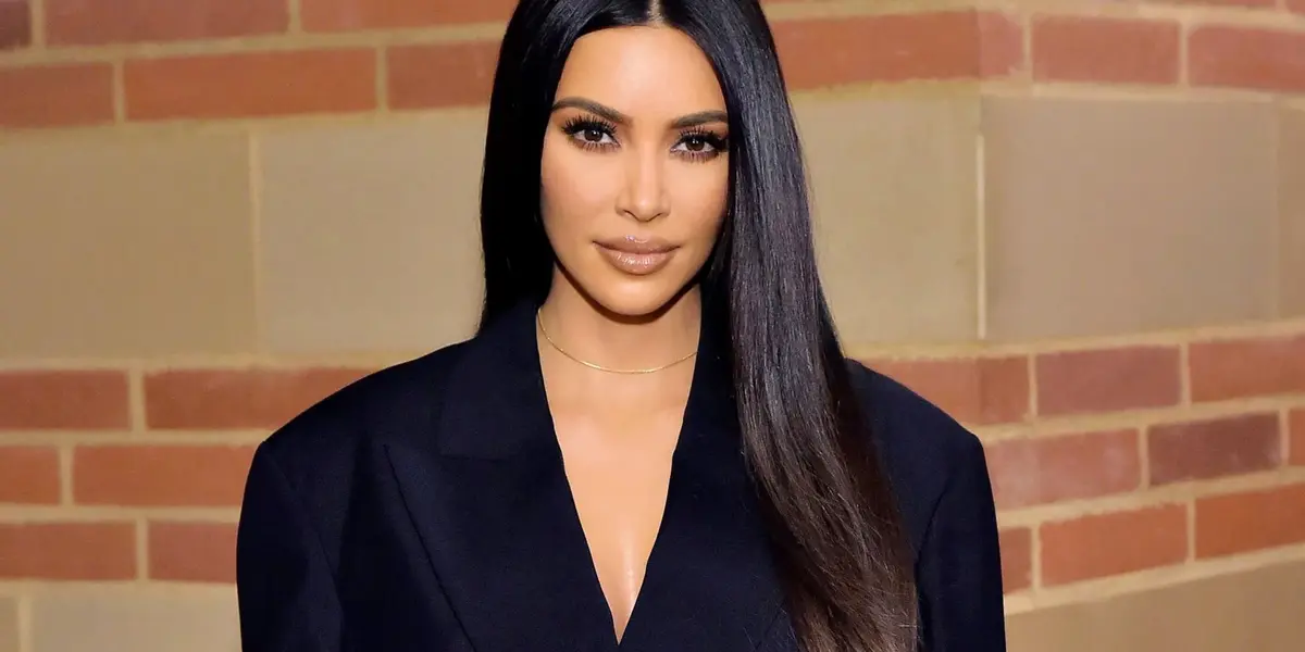 Kim Kardashian se ha vuelto fan de usar joyería de fantasía por una terrible razón 