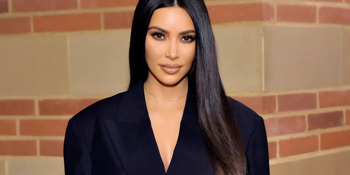 Kim Kardashian se ha vuelto fan de usar joyería de fantasía por una terrible razón