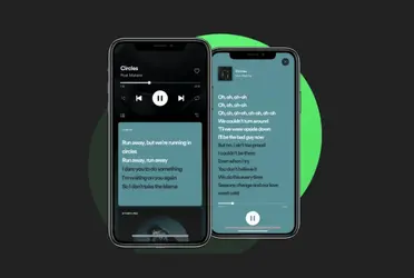 La aplicación activará el modo Karaoke mostrando una nueva pantalla con botones de reproducción, una nueva vista previa de la letra, cambios al ritmo de la música y un indicador de nivel de voz. 
