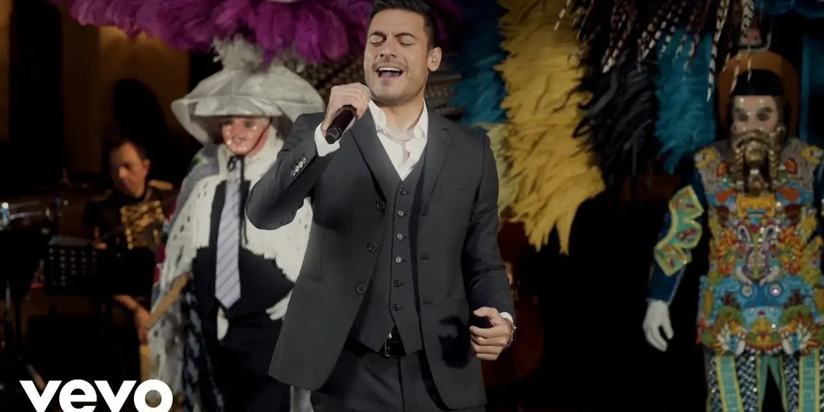 La canción homenajea los orígenes del artista mexicano, y nace de la creación e interpretación de ambos íconos