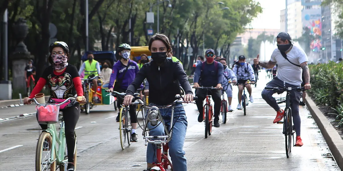 La Ciudad de México continuará en semáforo verde por coronavirus del 4 al 10 de abril, informó la jefa de Gobierno, Claudia Sheinbaum, por lo que los ciudadanos deberán seguir con las medidas sanitarias