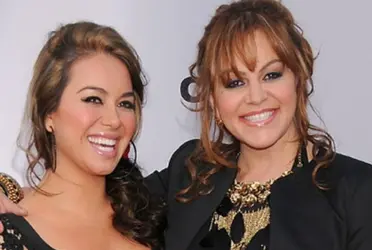 La hija de Jenni Rivera admite que su madre se comunica con ella