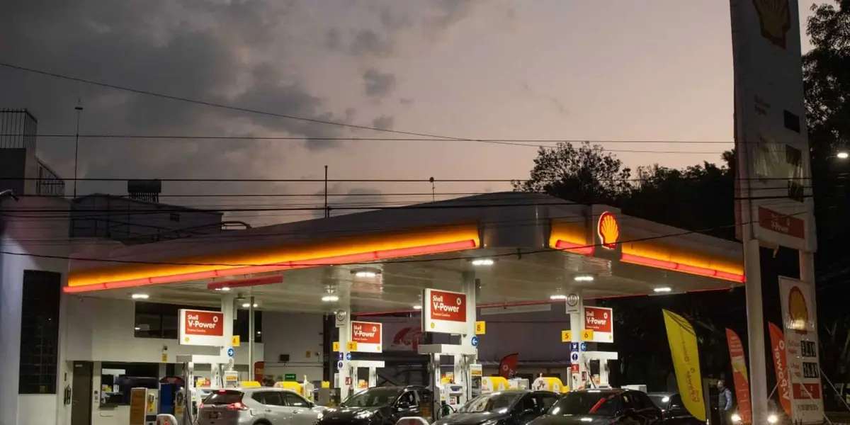 La jefa de gobierno señaló que el sobrecosto en la gasolina "es un abuso" por parte de los productores y distribuidores.